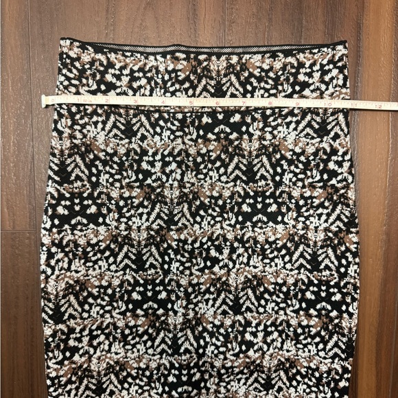 BCBG Alexa Bandage Skirt Sz XS - Picture 5 of 7